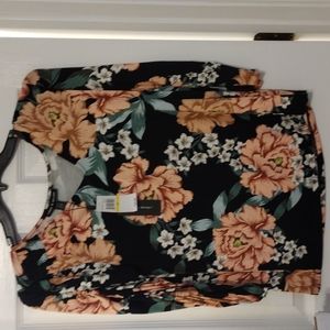 Cable & Gauge Medium Flower Long Sleeve Shirt